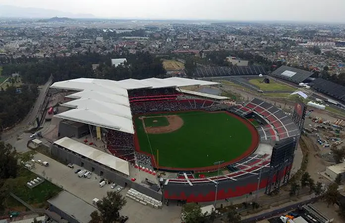 Menor, en terapia intensiva tras pelotazo estadio en el Harp Helú