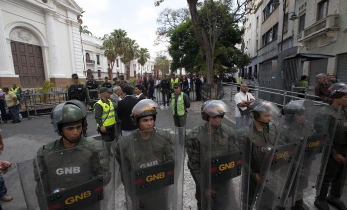 Ordenan en Venezuela enjuiciar a siete diputados por conspiración