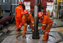 Refinanciaci&oacute;n y menor carga fiscal ser&aacute;n positivas para Pemex, dice BBVA