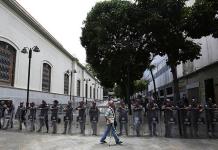 Guaidó cree que Maduro quiere secuestrar el Parlamento con operativo policial