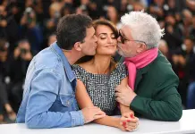Almodóvar, emocionado por el recibimiento de Dolor y Gloria en Cannes Almodóvar, emocionado por el recibimiento de Dolor y Gloria en Cannes