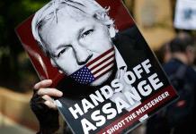 Nuevos cargos contra Assange podrían demorar extradición a Estados Unidos