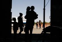 HRW critica la estrategia de EEUU de enviar solicitantes de asilo a México