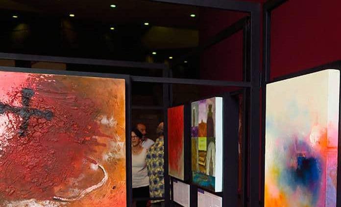 México celebra 150 años de la tabla periódica con arte contemporáneo