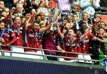 Aston Villa regresa a la Premier League al ganar playoff ante Derby