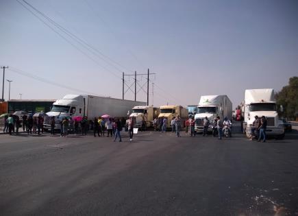 Caos en carreteras de Sinaloa
