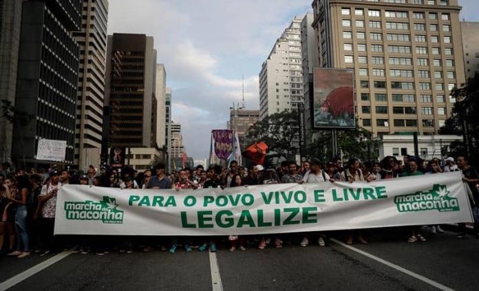 Marchan en Sao Paulo por despenalización de marihuana para consumo personal