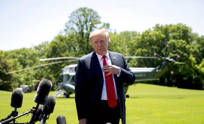 Trump promete que Estados Unidos plantará pronto su bandera en la Luna y en Marte