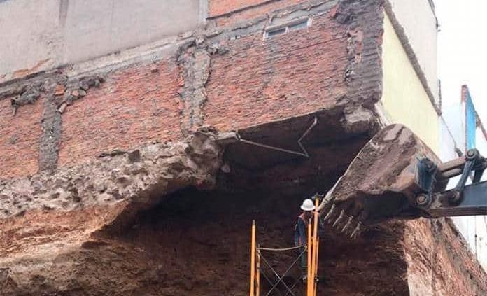 Derrumbe deja “en el aire” a los vecinos