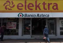 Fitch Ratings baja calificaciones de Banco Azteca en M&eacute;xico y el extranjero