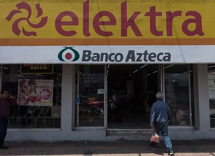 Banco Azteca permite dep&oacute;sitos y retiros en tiendas Oxxo