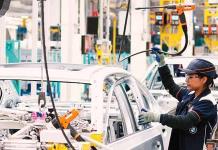 Aumenta número de mujeres en Programa Dual de planta BMW
