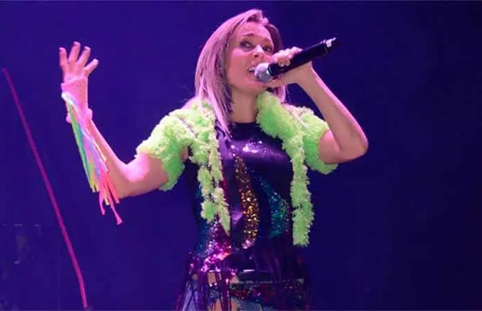 Fey celebra 30 años de carrera: "Sigo vigente porque comparto desde el corazón"