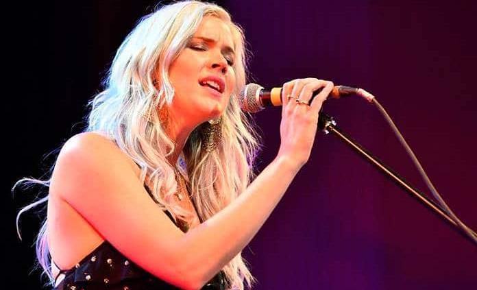 Joss Stone dice que fue deportada de Irán