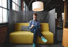 Generaci&oacute;n Z en M&eacute;xico ahorra m&aacute;s, con un promedio de 57 mil 500 pesos por persona.