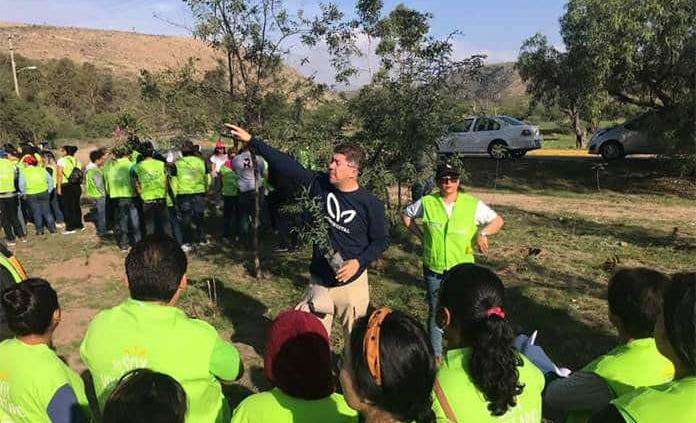 Gobierno, UASLP, asociaciones y empresas realizan reforestación en Paseo de la Presa