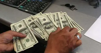 Dólar abre al alza este miércoles