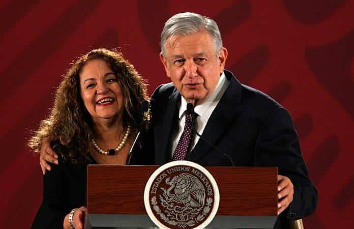 Sanjuana Martínez y López Obrador / Foto: Archivo