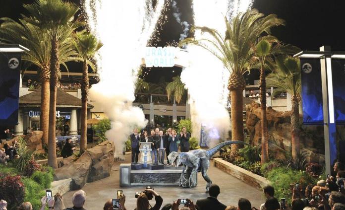 Los dinosaurios invaden Universal Studios de Los Ángeles y hacen realidad el Jurassic World