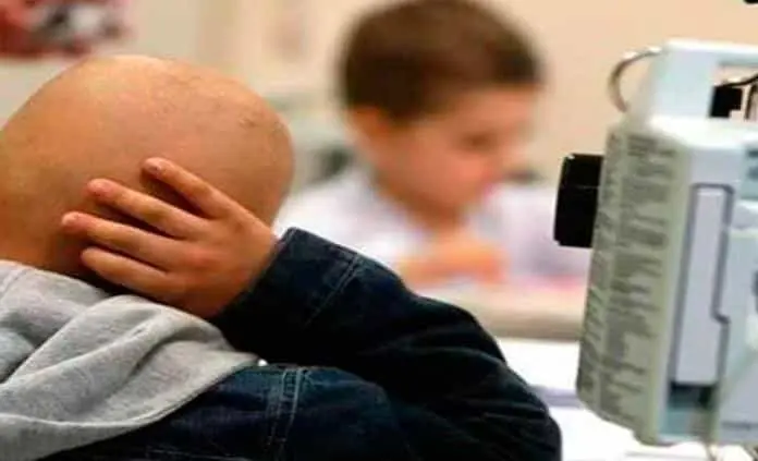 Pacientes con cáncer alistan marcha por desabasto de medicamentos
