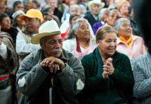 AMLO anuncia aumento a pensión para adultos mayores en 2024