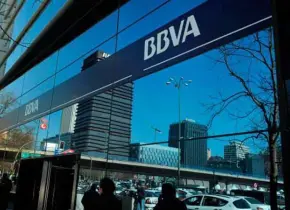 BBVA restablece servicio tras fallas en banca móvil