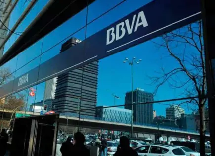 BBVA México prevé caída del 0.4% en Economía Mexicana para 2025