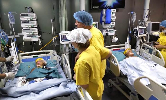 Separan con éxito a dos siamesas unidas por la cabeza en Bangladesh