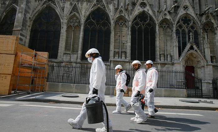 La contaminación por plomo en Notre Dame divide a autoridades y sindicatos