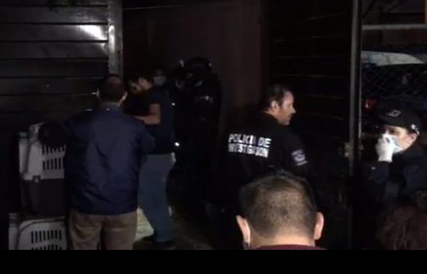Detienen a hombre por maltratar perros callejeros en Lindavista