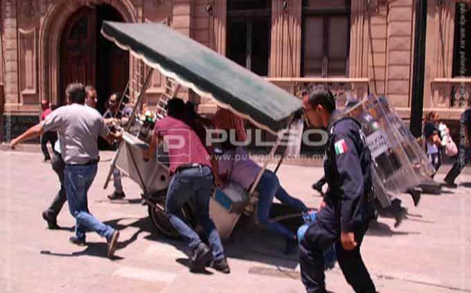 No vemos a los ambulantes como un problema o una terquedad: Director de Comercio