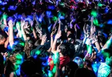 Hallaron 80 credenciales del INE falsas durante operativo en antros