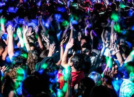 Hallaron 80 credenciales del INE falsas durante operativo en antros