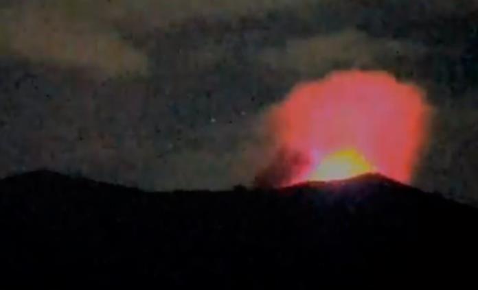 Alerta en Japón ante erupción de monte Asama