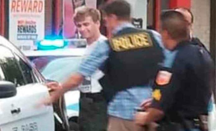 Fan de Trump armado es detenido frente a refugio de migrantes en El Paso; luego fue liberado