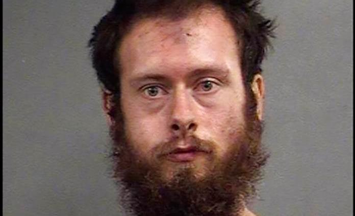 Detienen a hombre por violar a una niña y golpearla con una pala en Kentucky