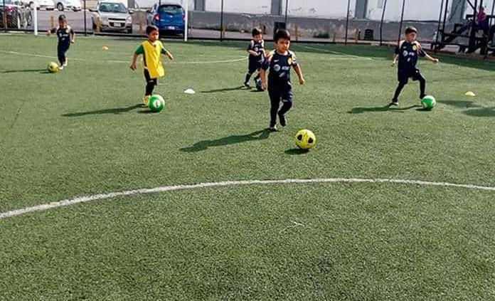Invitan a todos los niños a los entrenamientos de la Escuela de Futbol América