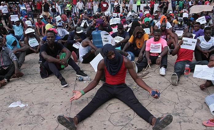 Obtienen 812 migrantes africanos amparo para salir de México por la frontera que quieran