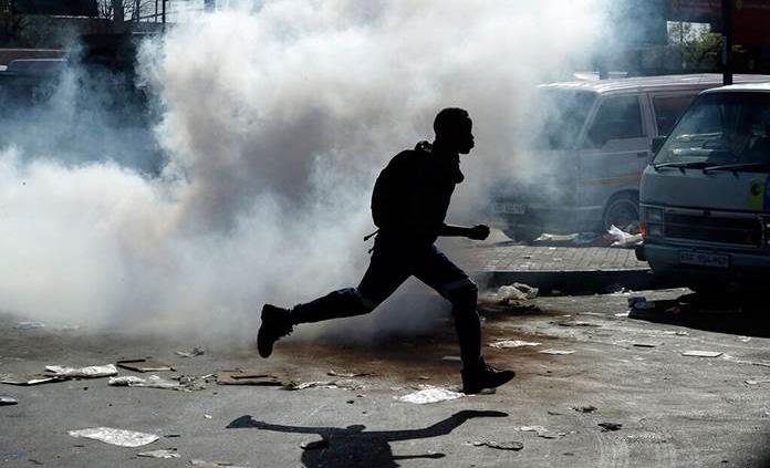 La violencia xenófoba en Sudáfrica deja 10 muertos y 423 detenidos