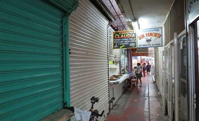 Mercado Gonzalo N. Santos, a merced de los ladrones