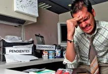 Estrés laboral podría generar daños físicos y mentales