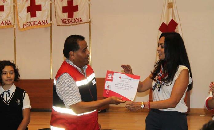 Cobach entrega donativo a la Cruz Roja