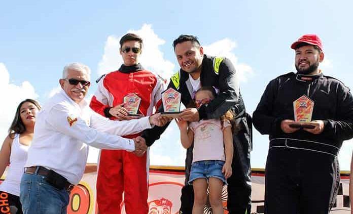 Carlos Rivera triunfa en Campeonato Pony