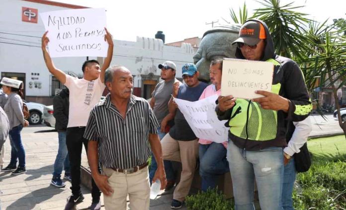 Taxistas de Antorcha solicitan audiencia por votación contra pirataje