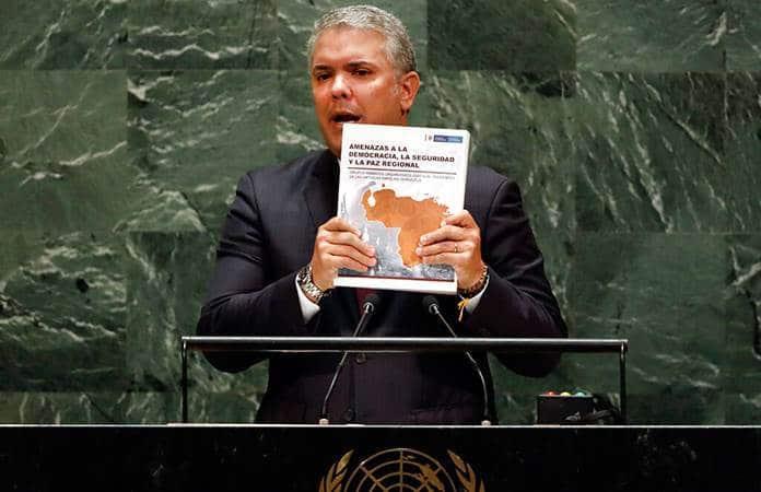 El presidente de Colombia entregó la foto como prueba de que el ELN opera en Venezuela / Foto: AP