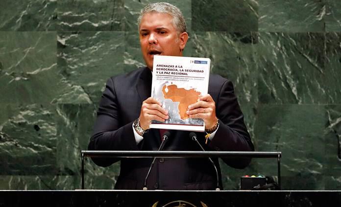 Medio colombiano cuestiona veracidad de foto del ELN que Duque llevó a la ONU