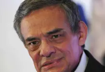 José José se fue distanciado de sus hijos mayores José José se fue distanciado de sus hijos mayores