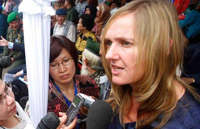 Liesbeth Zegveld, la abogada de las viudas de las víctimas / Foto: AP