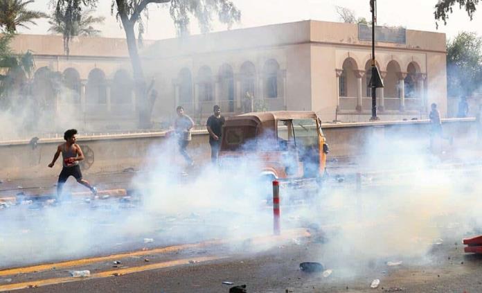 Policía iraquí abre fuego contra manifestantes y uno muere