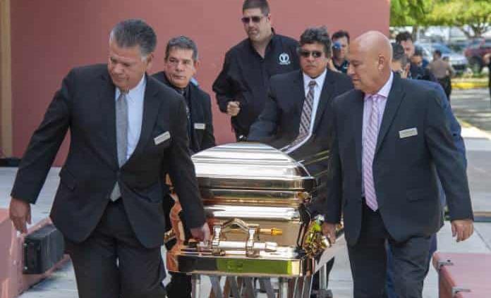 Último adiós a José José